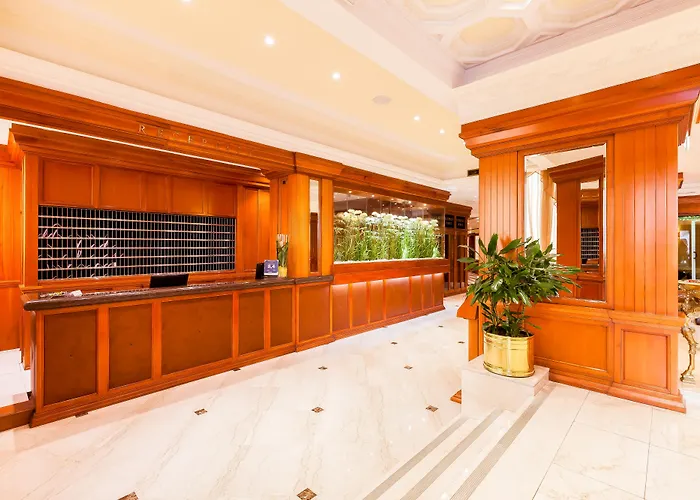 Отель Radisson Blu Ghr