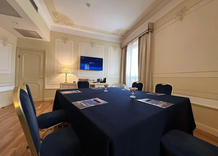 Radisson Blu Ghr 4*