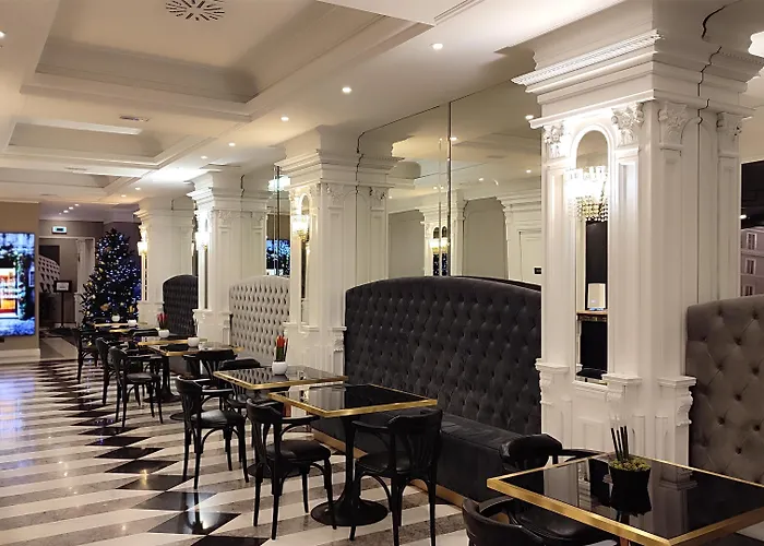 Radisson Blu Ghr 4*